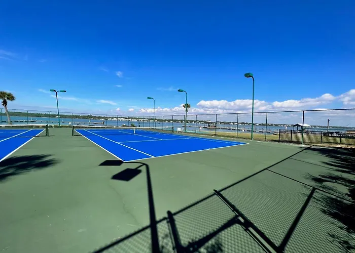 Surf & Racquet Club